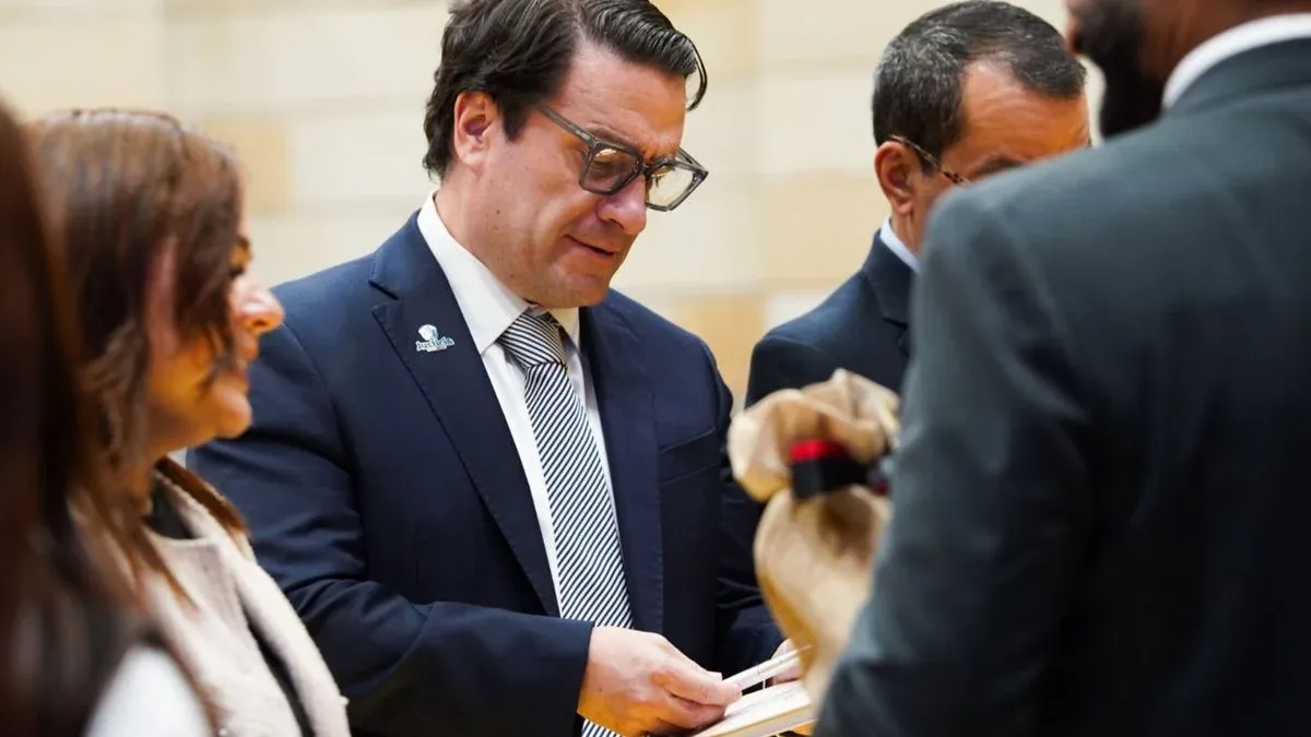 Gobierno anuncia doble requisa y controles técnicos en las cárceles para frenar delitos desde prisión