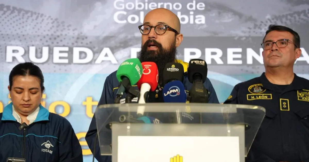 Carrillo difunde mensajes antiguos del canciller designado Omar Bula en los que arremetía contra Petro