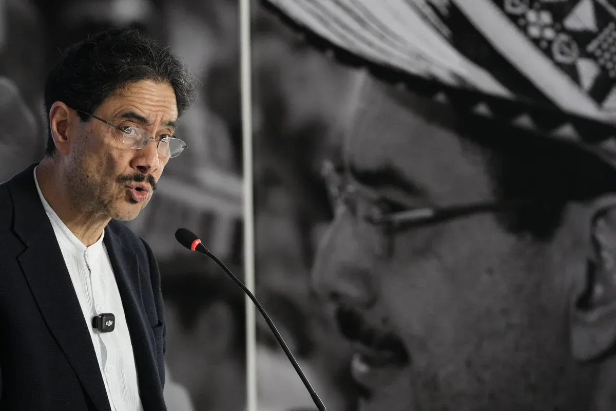 Cepeda amenaza con desobediencia civil si De la Espriella no aclara su situación con EEUU