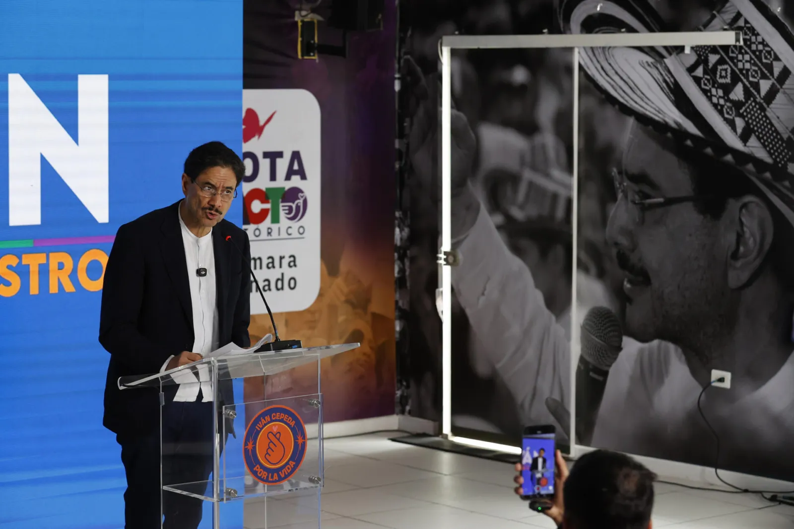 Cepeda advierte que las primeras medidas de seguridad de Abelardo de la Espriella ponen en riesgo el Estado de derecho