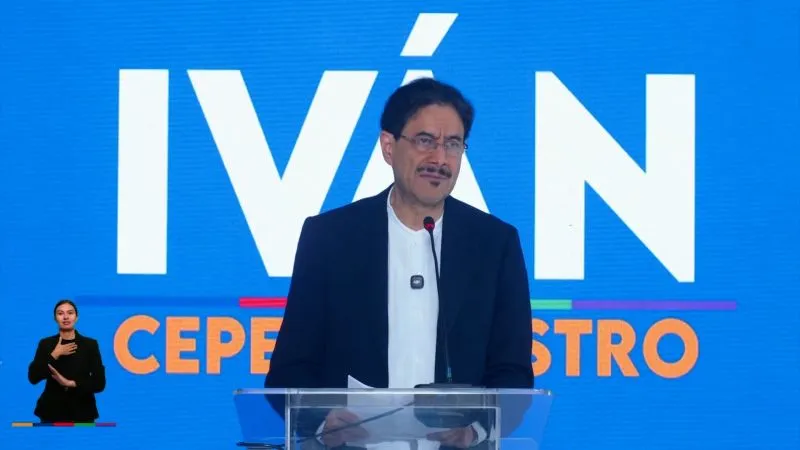 Cepeda reconoce a De la Espriella como presidente electo y rechaza injerencia de Trump