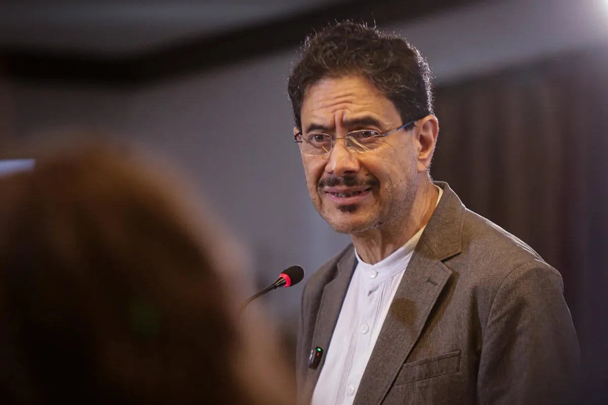 Cepeda reitera a De la Espriella que renuncie a su ciudadanía estadounidense para estar legitimado