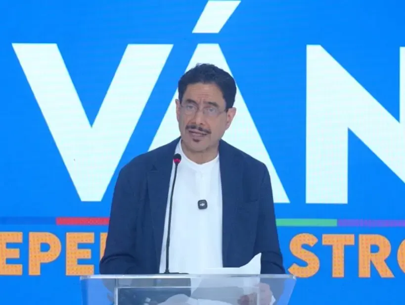 Senador Cepeda llama a la desobediencia civil pacífica ante el gobierno de De la Espriella