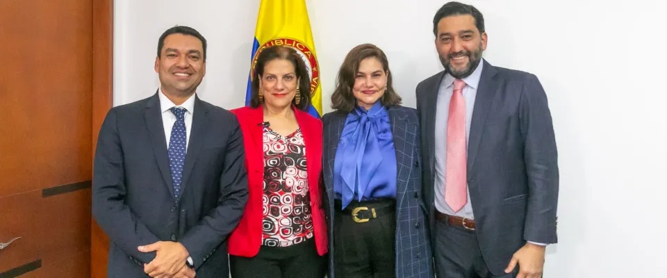 De La Espriella pidió revisar nombramientos en MinTIC y la secretaria general renunció