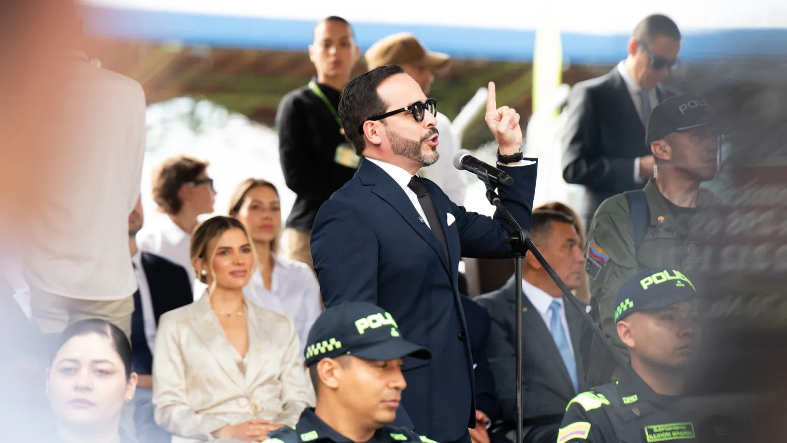 Abelardo De la Espriella asume la presidencia de Colombia en una investidura que rompe tradiciones