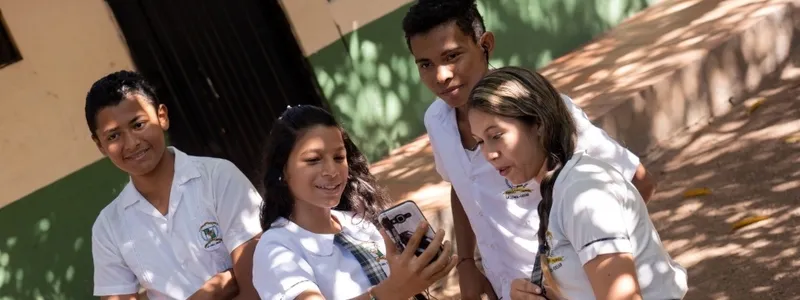 Colombia expide decreto para blindar a menores en entornos digitales
