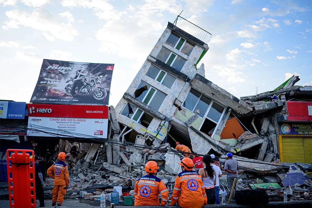 De la Espriella respondió al terremoto y mantuvo su agenda de gobierno
