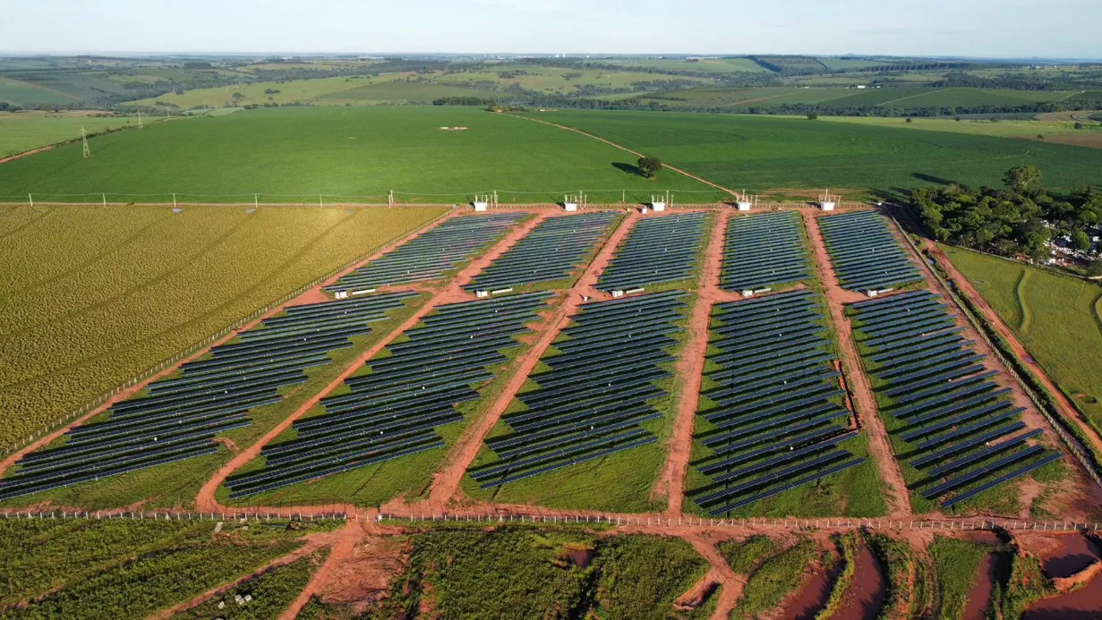 Las cuentas que no cuadran en el crecimiento de la energía solar en Colombia