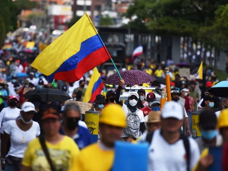 Colombia quedó fracturada en dos y el próximo presidente deberá gobernar un país dividido