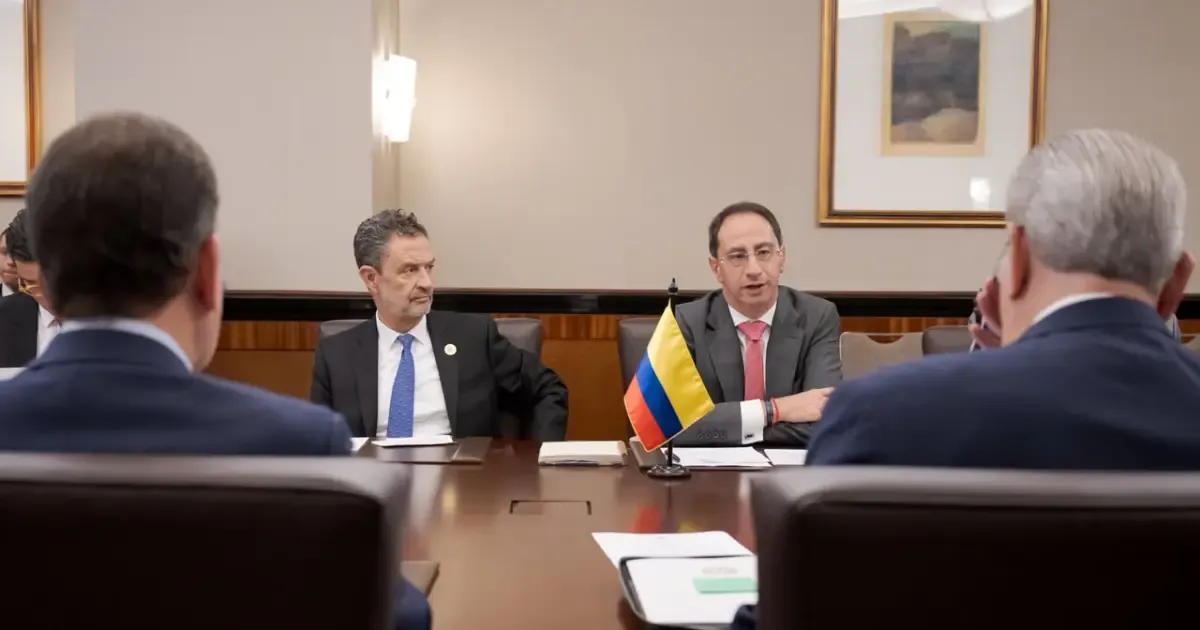 Colombia rompe relaciones diplomáticas con Irán