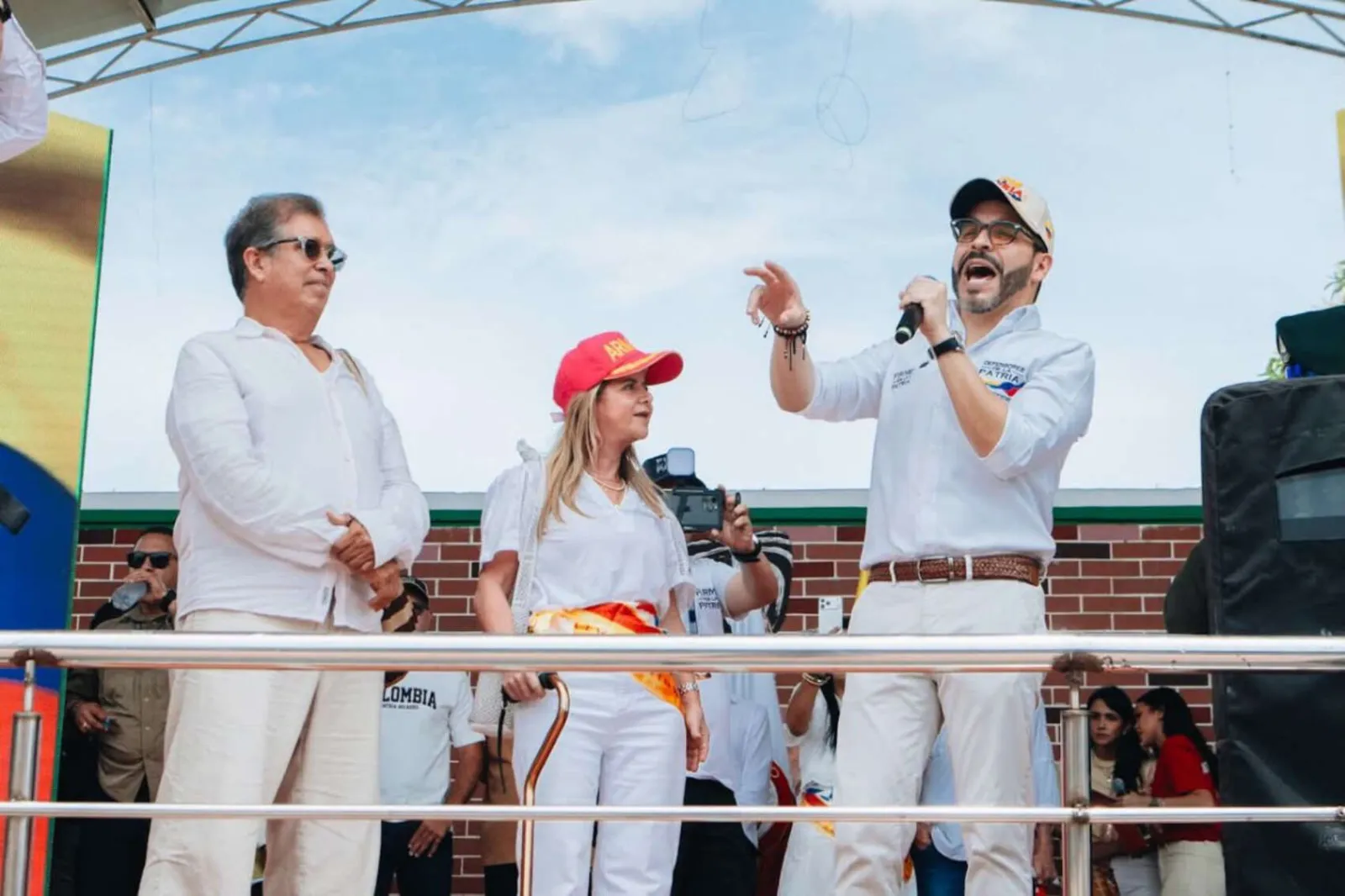Abelardo de la Espriella asume la presidencia de Colombia