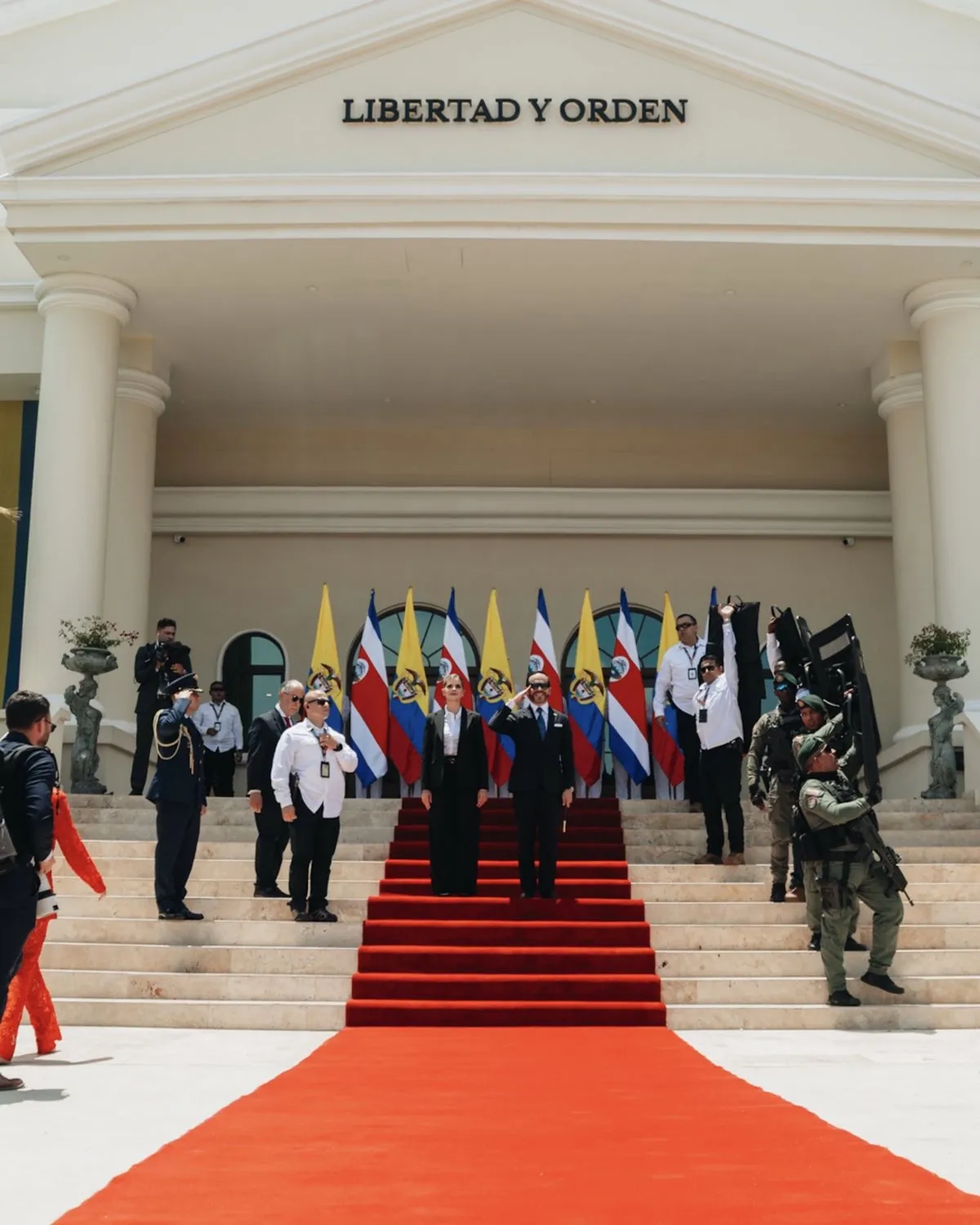 Abelardo de la Espriella recibe a la presidenta de Costa Rica en Barranquilla
