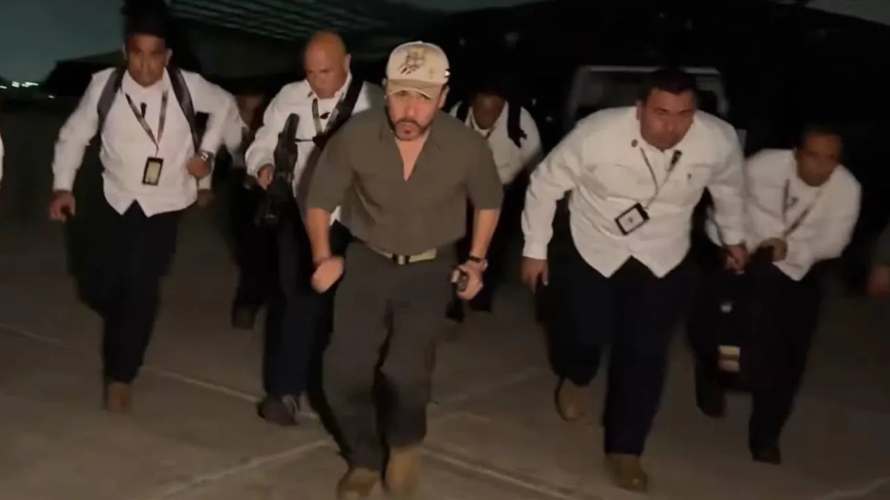 De la Espriella realizó un patrullaje atípico en Santa Marta, acompañado de escoltas y armado