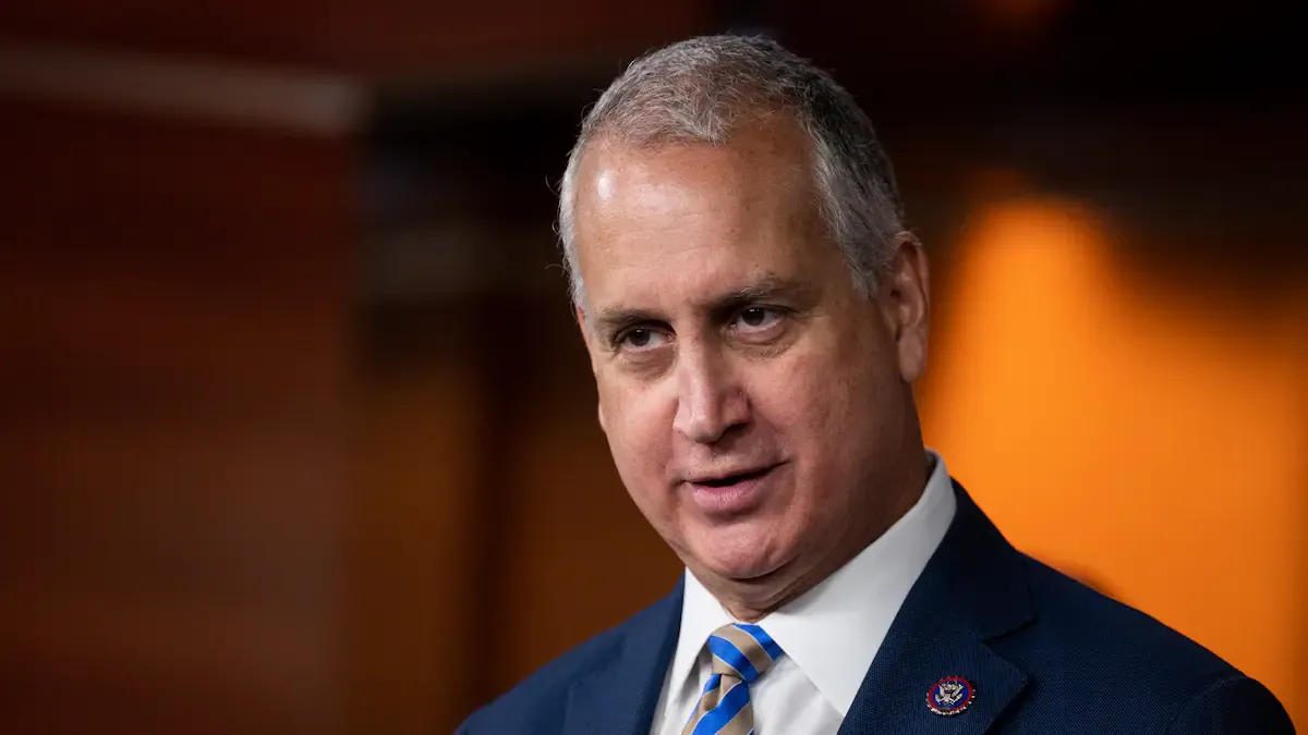 Congresista Díaz-Balart congela fondos de EE. UU. para Colombia y atribuye la decisión a Petro