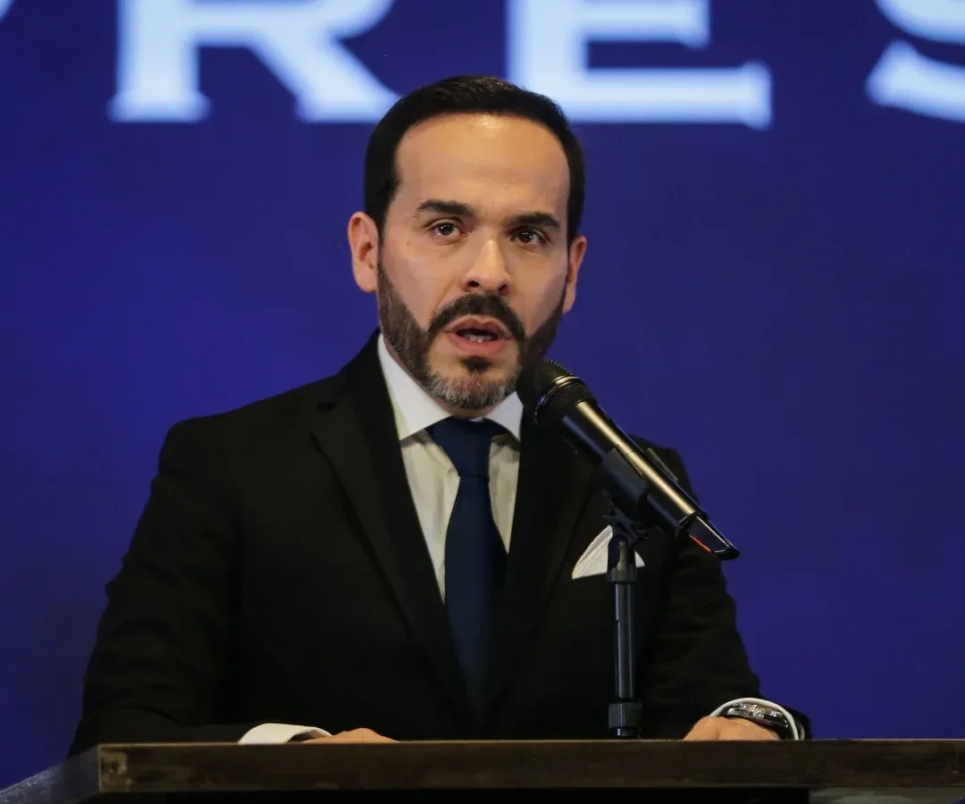 Congreso confirma que la posesión de De La Espriella podría hacerse fuera de Bogotá
