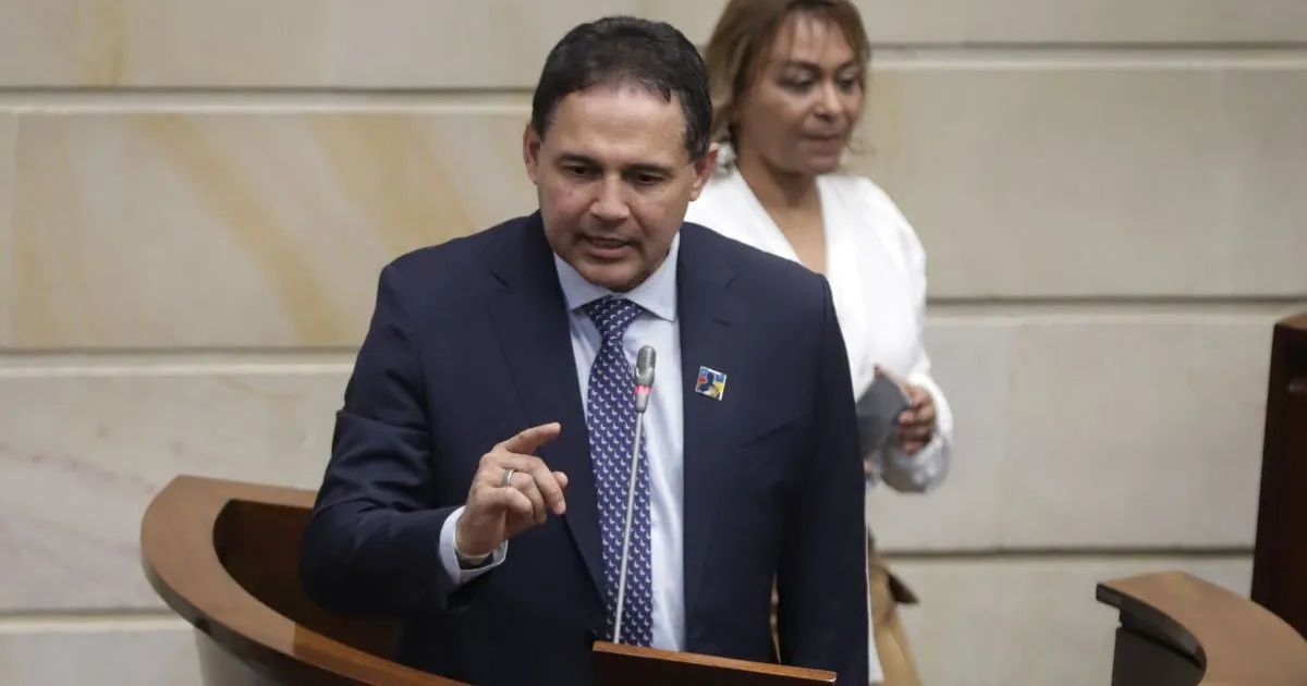 Congreso advierte a ministros que no asisten a los debates legislativos