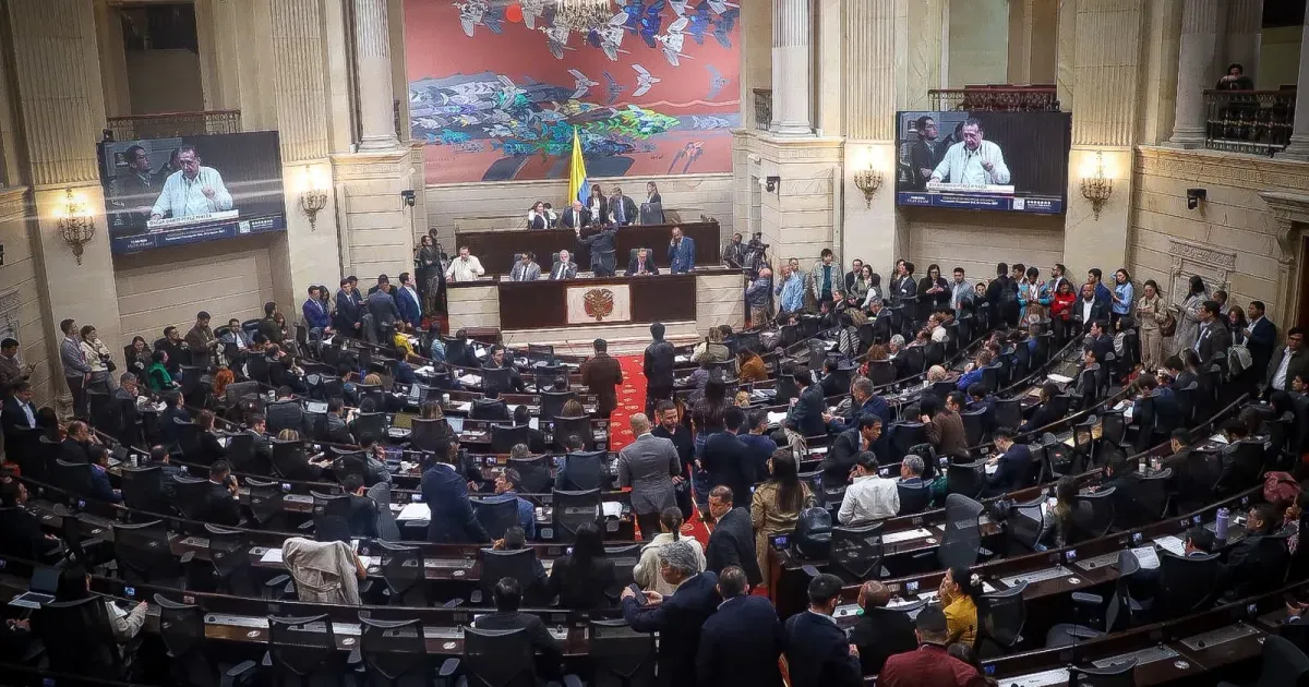 Congreso entró en receso por semana escolar y deja proyectos pendientes