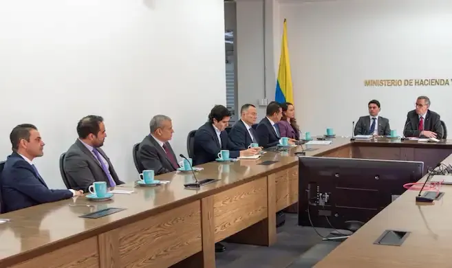 El Congreso conformó la Comisión de Crédito Público con cuatro bancadas