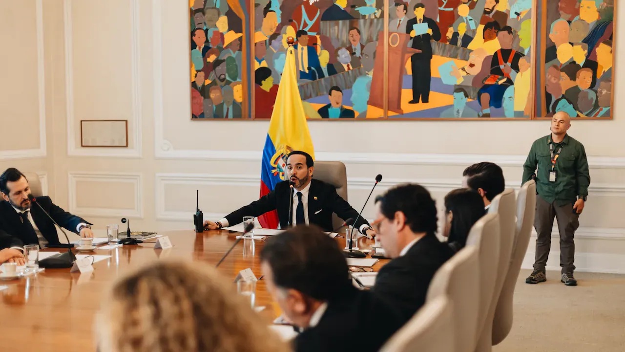 Presidente De La Espriella ordena plan de choque para atender crisis en el sistema de salud