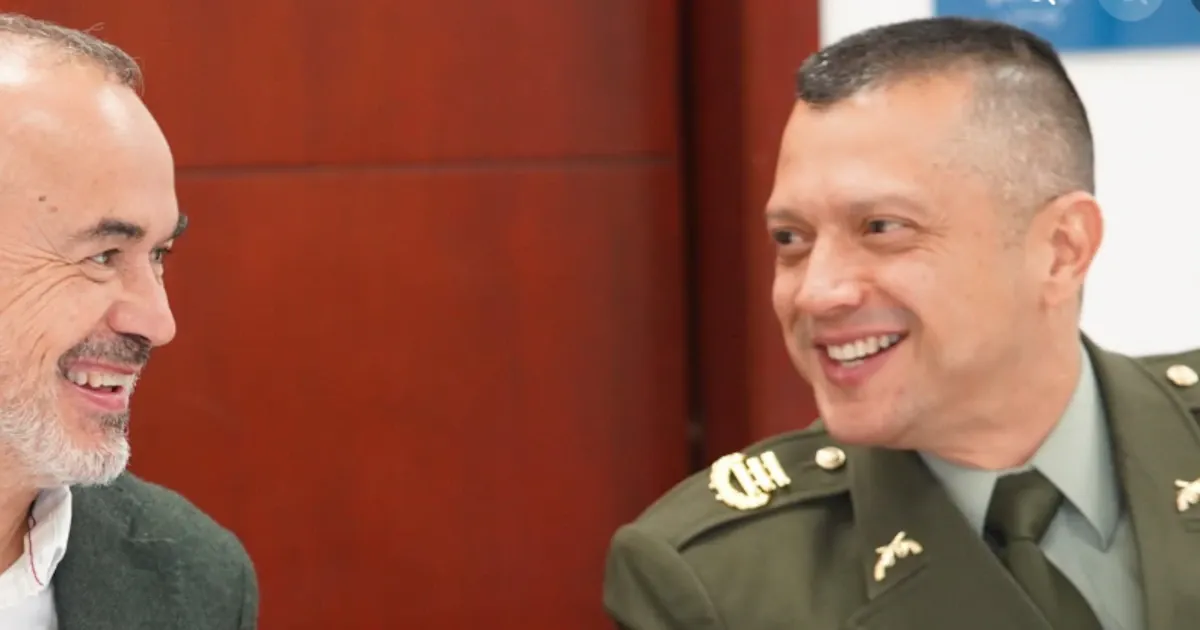 Retiran del esquema de seguridad del presidente Abelardo de la Espriella a un coronel señalado por presunto tráfico de armas