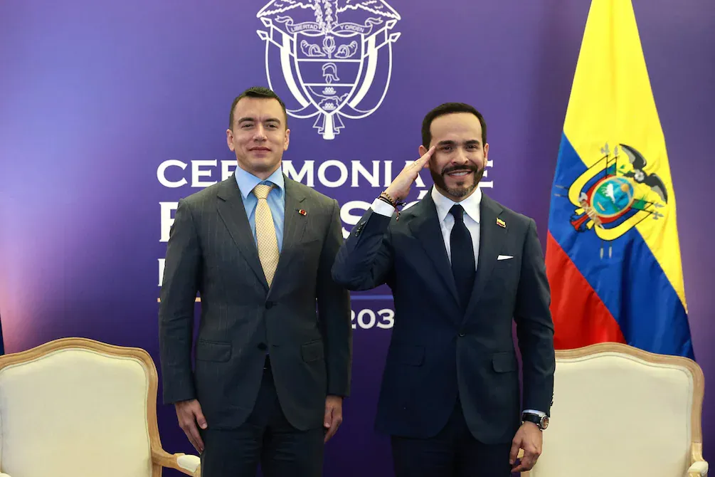 Noboa asegura que habla por teléfono con Abelardo de la Espriella y destaca la cooperación en seguridad