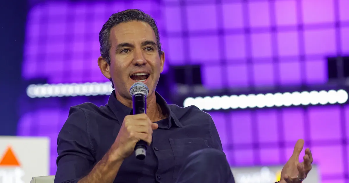 David Vélez responde a Abelardo de la Espriella por su donación a víctimas del sismo