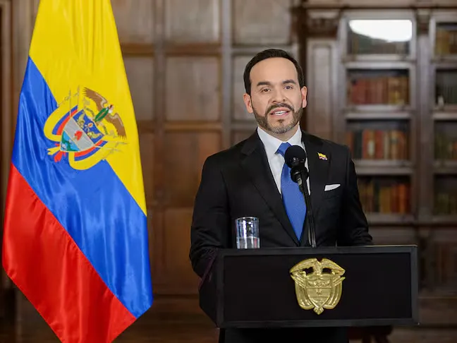 De la Espriella ordena acercamientos con el FMI ante la crisis fiscal