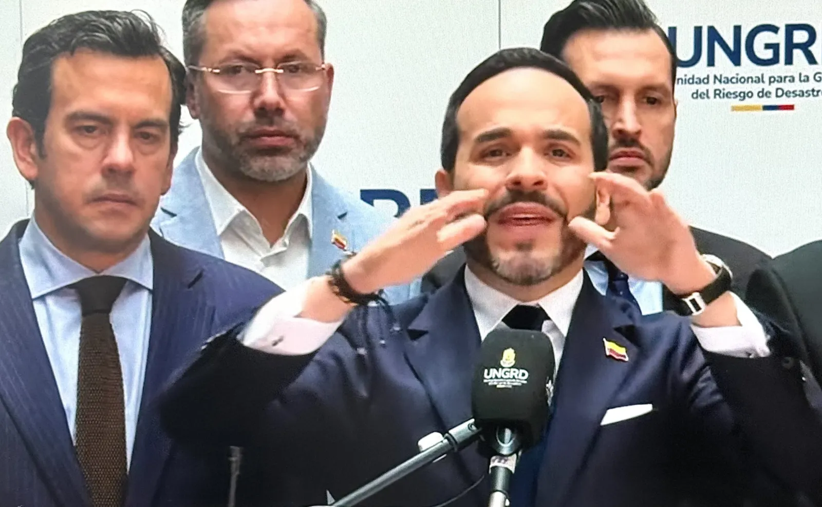 De la Espriella acusa a Petro de intentar alterar las elecciones junto a terroristas