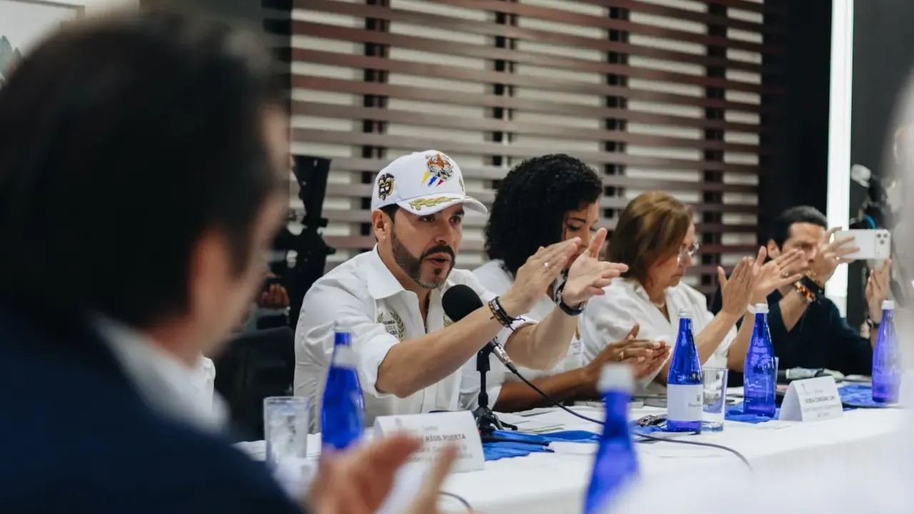 De la Espriella anuncia reconstrucción del Chocó y un canal interoceánico desde Quibdó