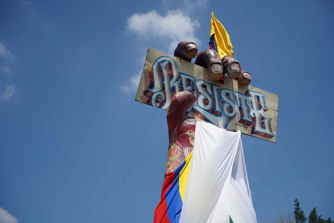 De La Espriella asume la presidencia de Colombia y la oposición anuncia un gabinete paralelo