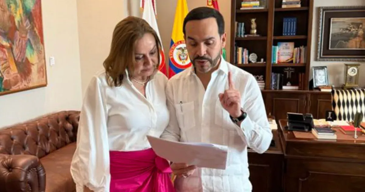 Presidente De la Espriella ordena revertir alza de gasolina y cita a la Ministra de Minas