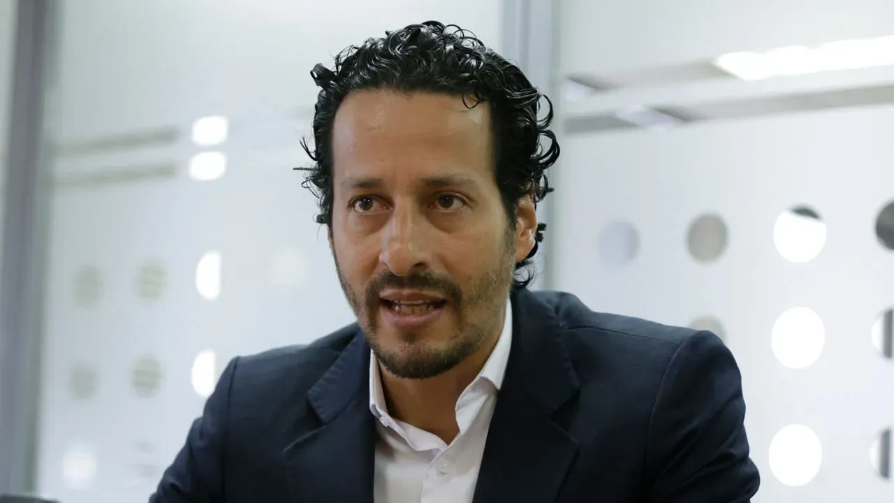 El presidente De la Espriella declara insubsistente al director del Dane, Ricardo Valencia