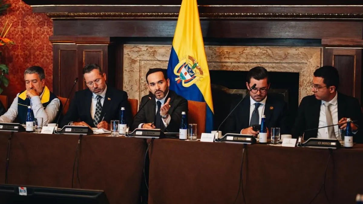 De la Espriella declara estado de emergencia económica, social y ecológica tras el peor terremoto del siglo en Colombia