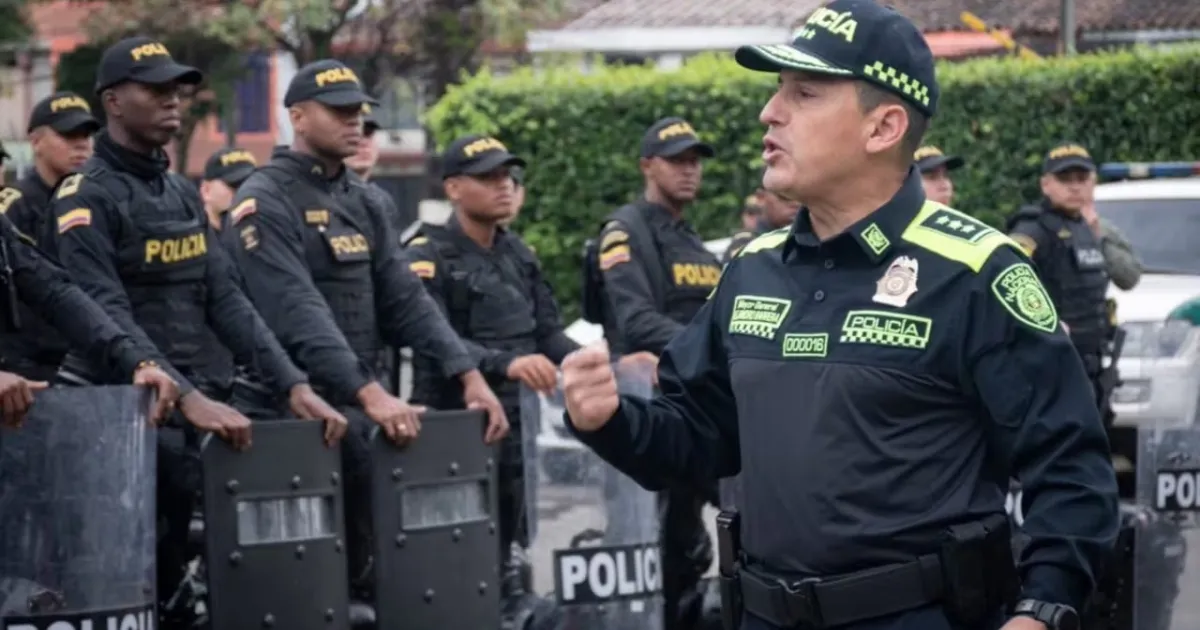 Abelardo de la Espriella designó a los generales Barrera y Mujica para la dirección de la Policía Nacional