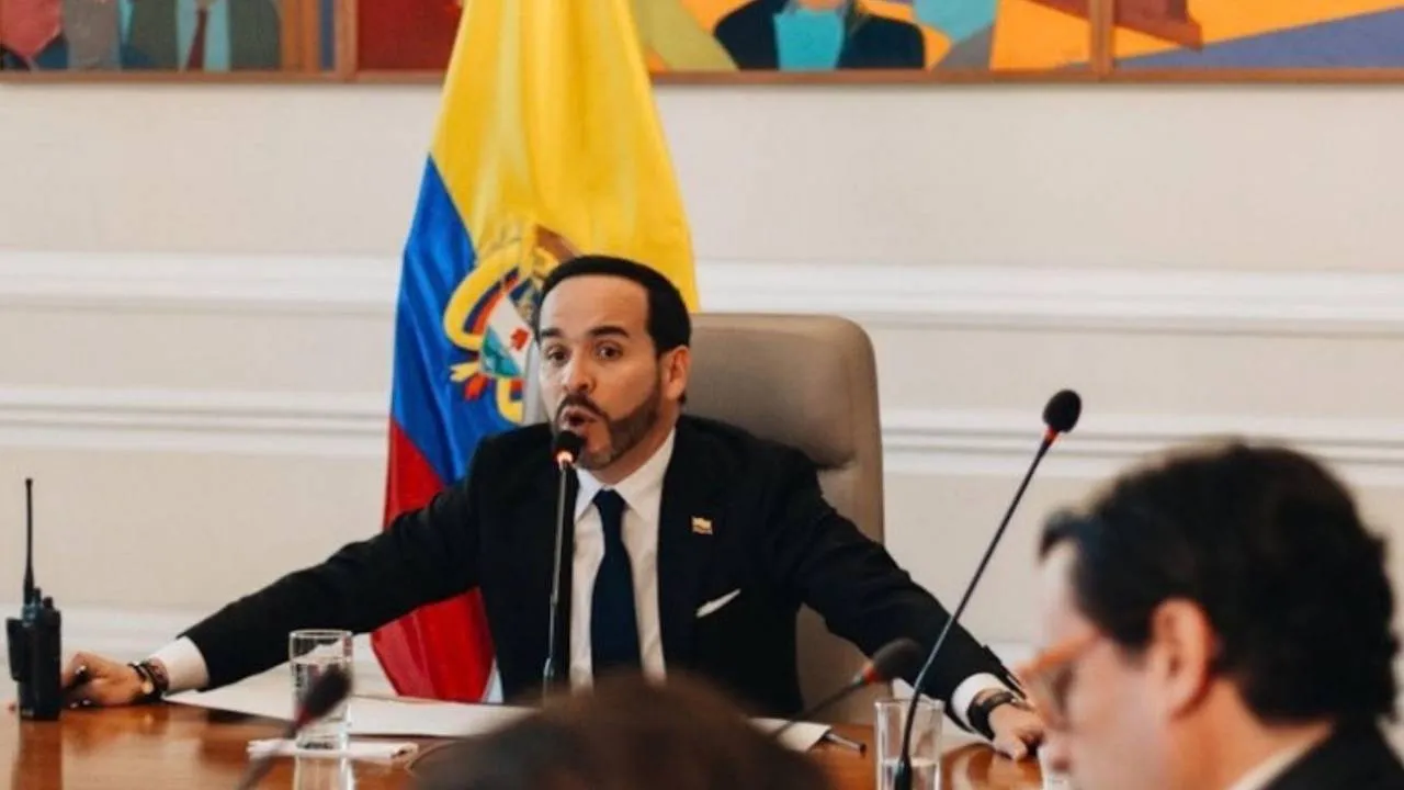 De la Espriella presenta primera fase del plan de choque para el sistema de salud, con compra de cartera a las EPS