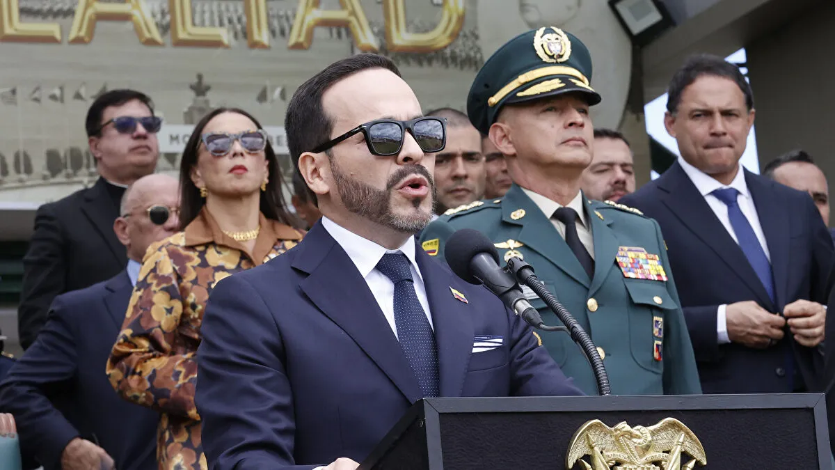 De la Espriella firma nueve resoluciones y da por terminados los diálogos con las guerrillas