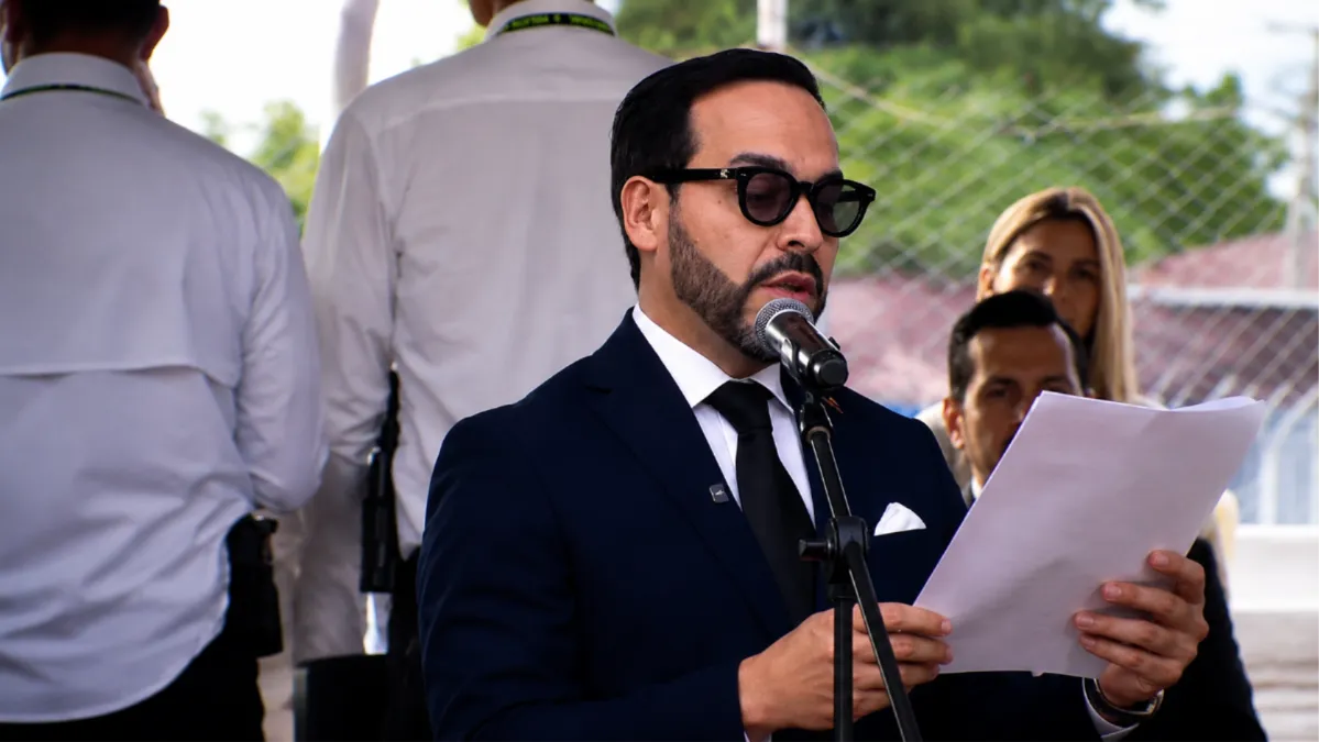 Abelardo de la Espriella se dirige al país desde Medellín en la jornada del 20 de julio