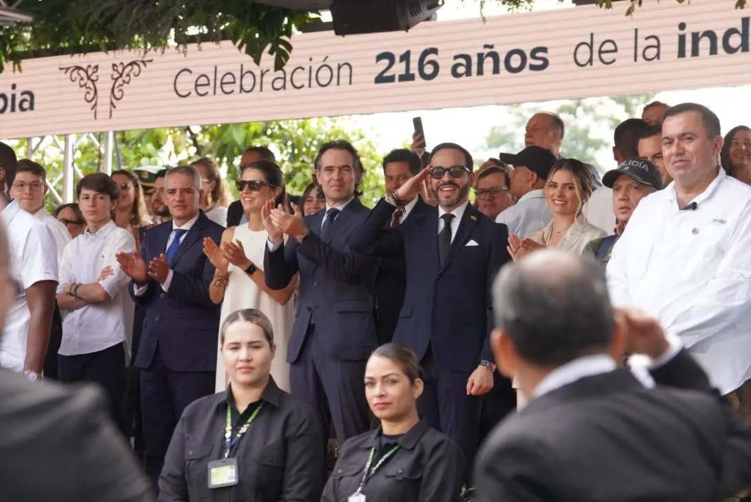 De La Espriella lanza ultimátum a grupos armados durante el desfile del 20 de Julio