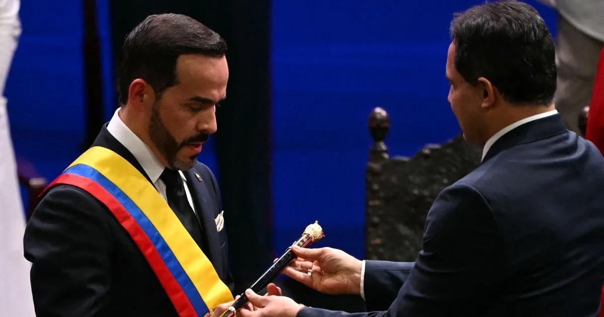 De la Espriella levanta la suspensión general al porte de armas en Colombia
