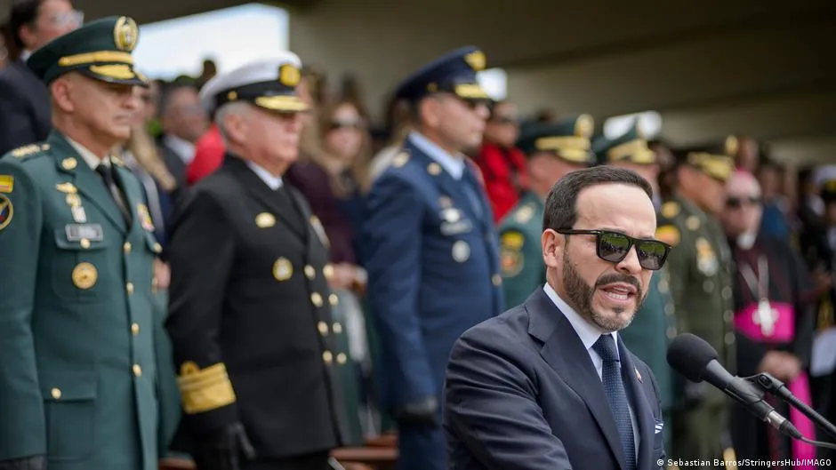 De la Espriella reduce recursos al tribunal que investiga los delitos del conflicto con las FARC y niega retaliación