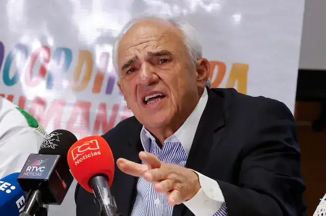 Abelardo de la Espriella no extendería invitación a dos expresidentes para su posesión
