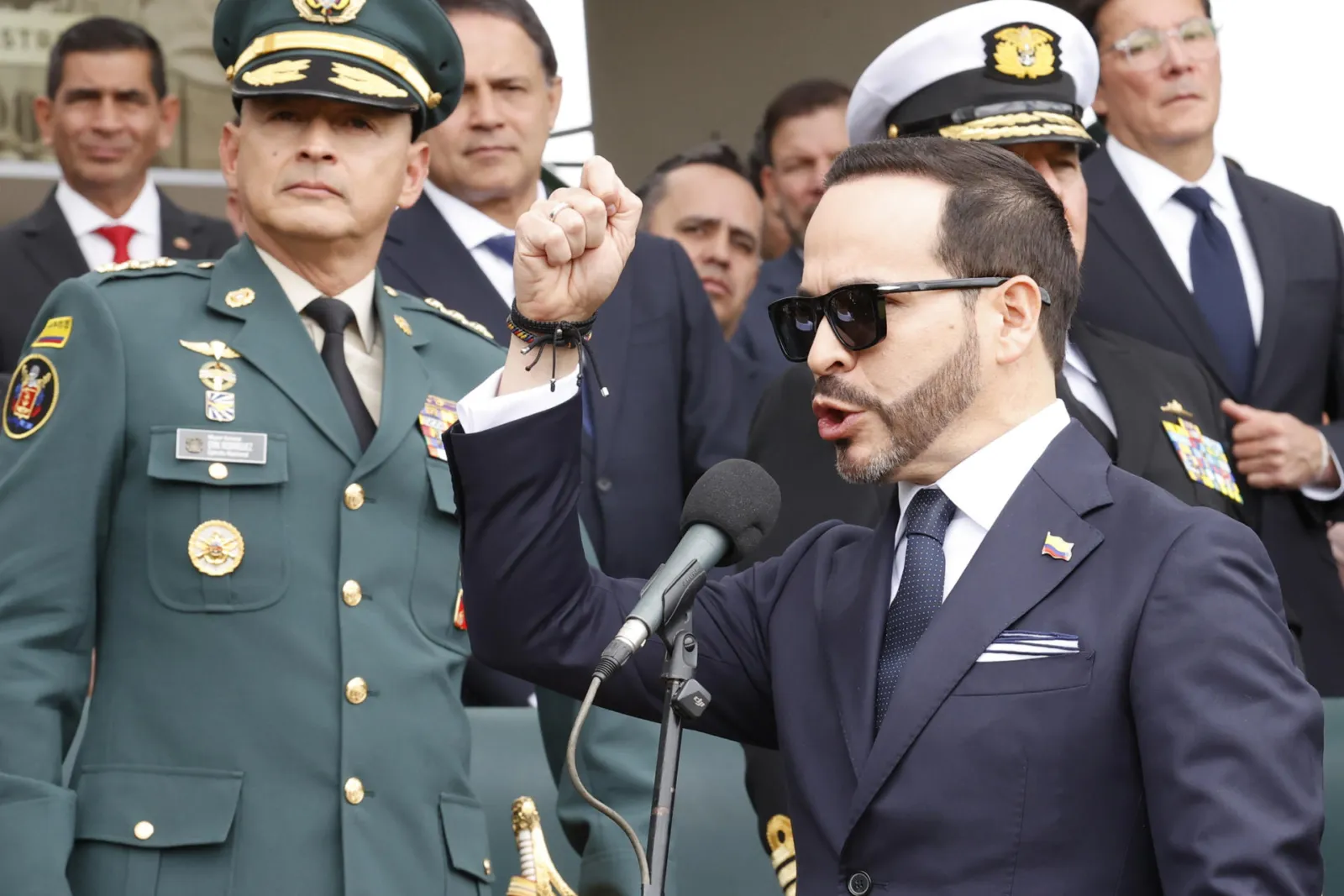 Presidente De la Espriella ordena grupo élite para perseguir responsables de los incendios en Tolima