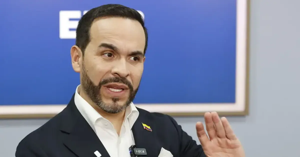 De la Espriella presentó un diagnóstico de la economía y advirtió por la inflación, la deuda y el acceso al crédito