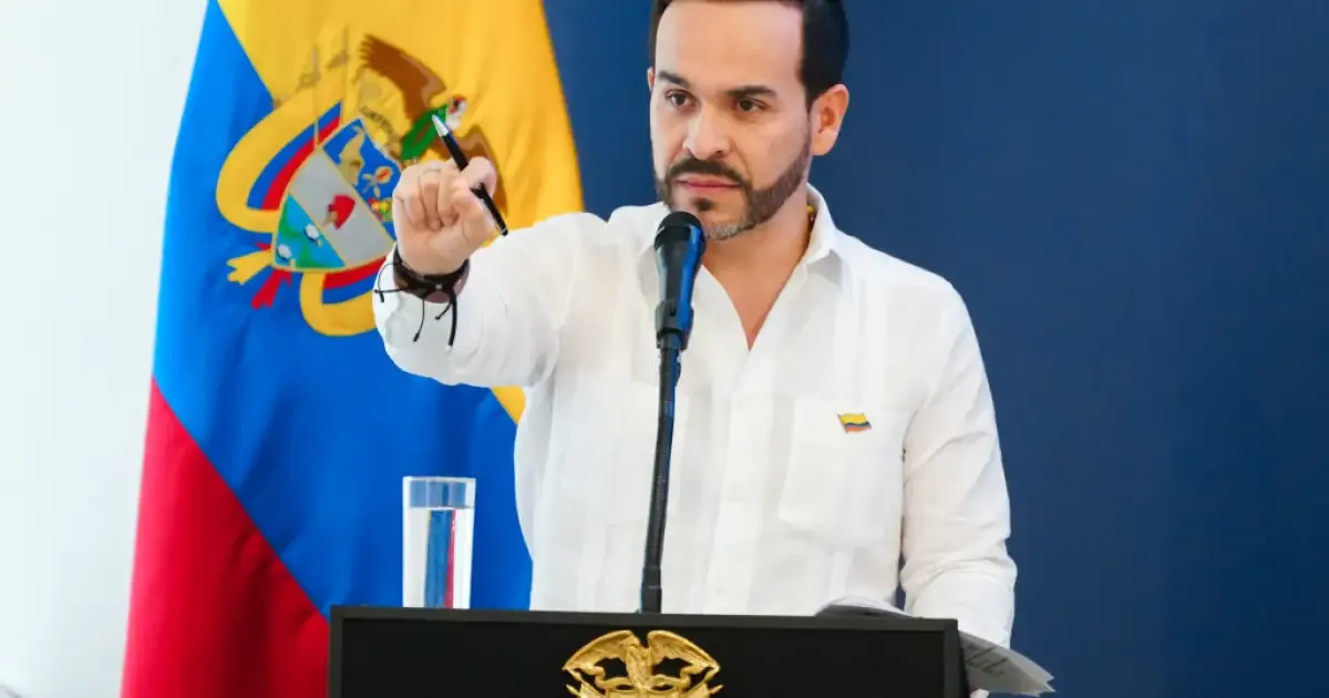 De la Espriella recorre Santa Marta y pide a la ciudadanía retornar a sus actividades