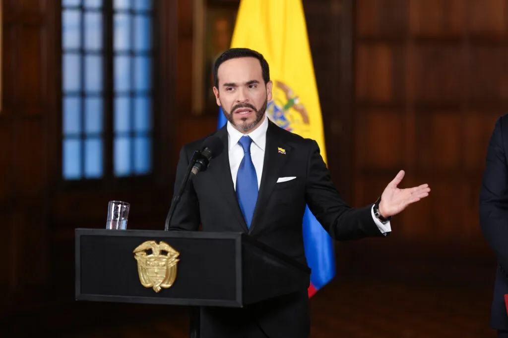 De La Espriella reporta más de 30 extradiciones firmadas en sus primeros 16 días de Gobierno