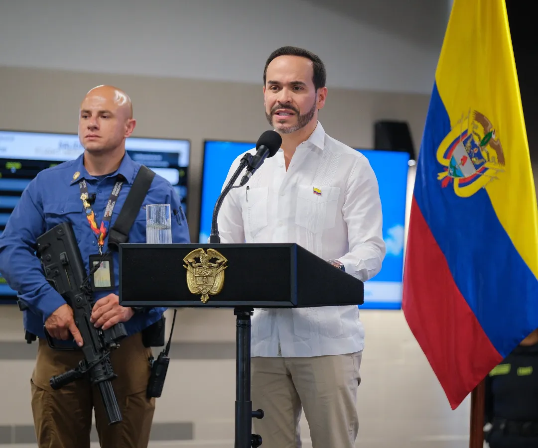 Abelardo de la Espriella respalda la Ley Laura para prohibir tratamientos de género en menores