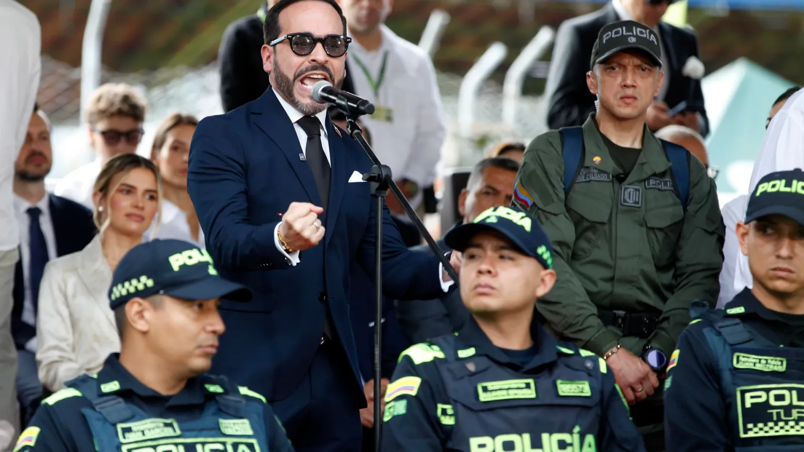 De La Espriella traslada la investidura presidencial de Bogotá a Cali