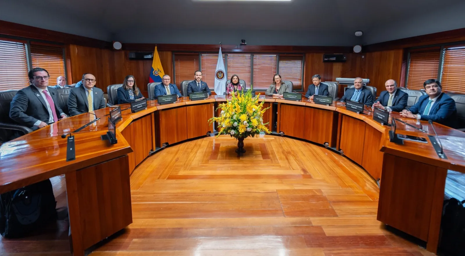 Presidente De la Espriella se reunió con las Altas Cortes y la fiscal general