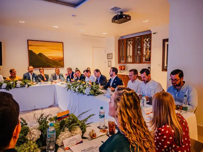 De la Espriella arranca su gobierno desde Barranquilla con su primer consejo de ministros