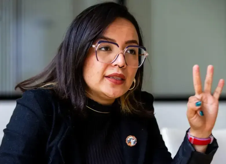Jennifer Pedraza, entre el diablo y escoja: así describió la elección de la presidencia del Senado